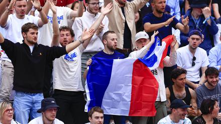 Das französische Publikum beim Grand-Slam-Turnier auf Sand gilt als laut, hitzig - und sehr patriotisch.
