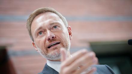 Bundesfinanzminister Christian Lindner will den Rundfunkbeitrag einfrieren und Intendantengehälter deckeln