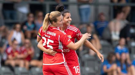 Dina Orschmann (li.) erzielte in der ersten Halbzeit das 1:0 für Union.