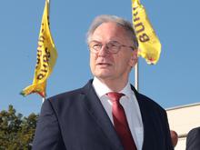 „Illegale Einreisen“ bringen gravierende Probleme: Sachsen-Anhalts Ministerpräsident warnt vor weiterem „Rechtsrutsch“