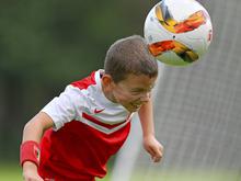 Volkssport Fußball unter Verdacht: Schaden Kopfbälle dem Gehirn?
