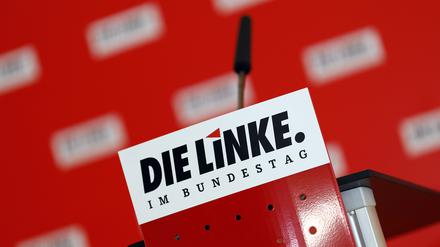 In Umfragen kommt die Linke derzeit auf Werte um die fünf Prozent. Ein Wiedereinzug in den Bundestag wäre aktuell nicht sicher. 