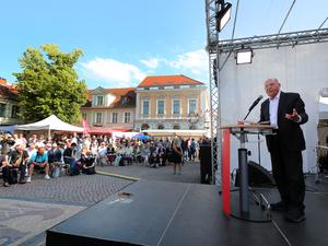 Linker Wahlkampf in Potsdam. Redner Gregor Gysi.