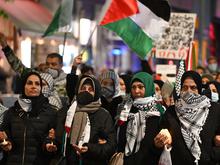 Veranstaltung für Opfer in Gaza: Rund 250 Teilnehmer nehmen an friedlichem Schweigemarsch in Berlin teil