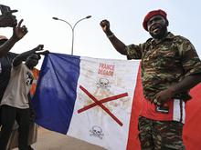 „Neokolonialistischer Einsatz gegen das nigrische Volk“: Machthaber im Niger verurteilen Haltung Frankreichs