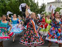 Berliner Karneval der Kulturen 2024 im Live-Blog: 650.000 Zuschauer bei Parade am Pfingstsonntag