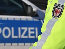 Potsdamer Supermarkt bestohlen: Polizei sucht mit Bildern aus Überwachungskamera nach Verdächtigen