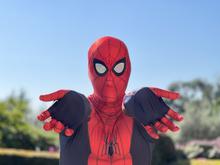 Royale Weihnachtsbotschaft: Prinz Harry überrascht mit Video im Spider-Man-Kostüm
