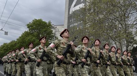 Russische Soldaten in Sewastopol, Ukraine. 
