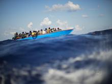 Geflüchtete vor Zypern geborgen: Küstenwache entdeckt mehr als 100 Migranten