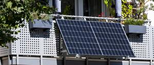 Mit Mini-Solaranlagen am Balkon können auch Mieter einen Beitrag zum Klimaschutz leisten.
