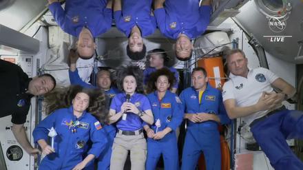 Die „Crew-5“ besteht aus der Nasa-Astronautin Nicole Aunapu Mann und ihrem Nasa-Kollegen Josh Cassada sowie dem japanischen Astronauten Koichi Wakata und der russischen Kosmonautin Anna Kikina.