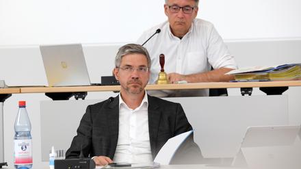 Oberbürgermeister Mike Schubert (SPD, u.) und Pete Heuer.