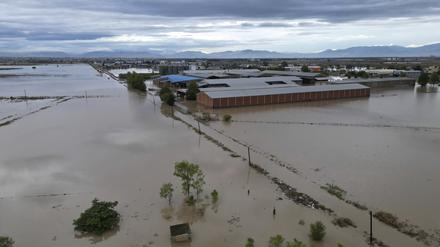 Hochwasser und Schlamm bedecken das Land nach dem Rekordregen in der Region Thessalien.