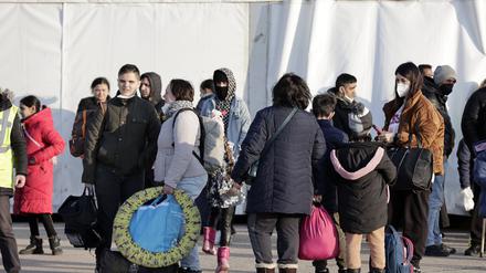 Als die ersten kamen: Ukraine-Flüchtlingszentrum auf dem Gelände des ehemaligen Flughafens Berlin-Tegel