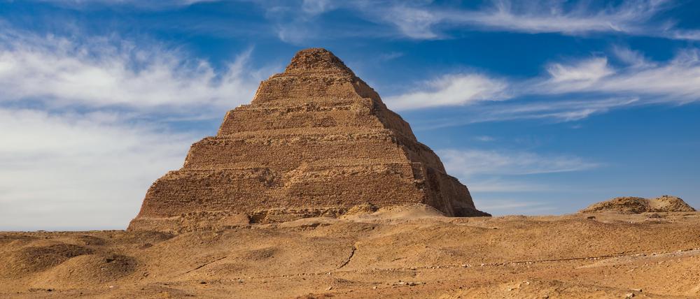 Die Stufenpyramide des Djoser, erbaut in der dritten Dynastie. 