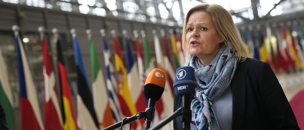 Innenministerin Nancy Faeser (SPD) vor einer Verhandlungsrunde in Brüssel – nächste Woche gehen die Gespräche über ein neues EU-Asylsystem in Luxemburg weiter.