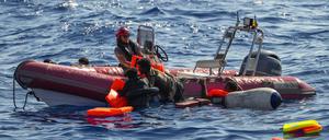 In der ersten Jahreshälfte sind auf den Flüchtlingsrouten über das Mittelmeer nach UN-Angaben 289 Minderjährige ums Leben gekommen. 