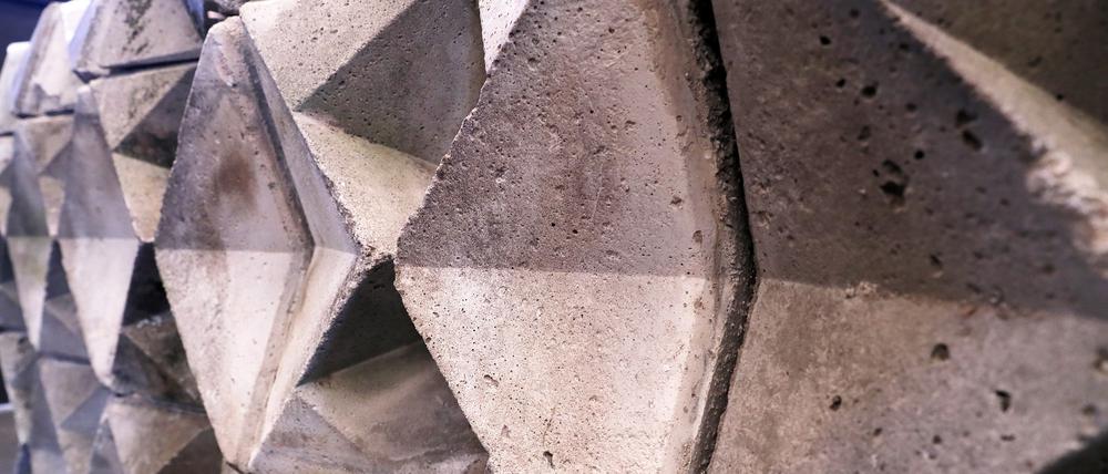 Vom Abrissobjekt zum Museumsstück. Detail der Formsteinmauer, die Karl-Heinz Adler und Friedrich Kracht für das Rechenzentrum entwarfen. 