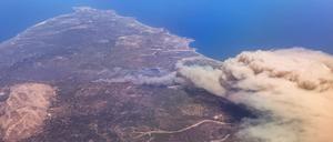 Auf der Ferieninsel Rhodos wüten Waldbrände.