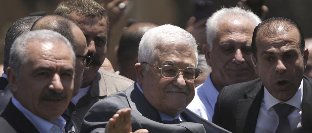 Der palästinensische Präsident Mahmud Abbas besucht das Flüchtlingslager Dschenin im Westjordanland.