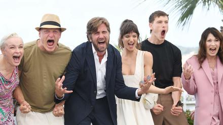 Die Schauspieler posieren in Cannes.