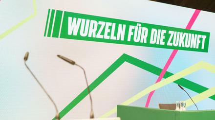 Bund-Länder-Forum in Berlin zur Entscheidung über die Annahme des Koalitionsvertrags im Rahmen einer geplanten Ampelkoalition bestehend aus SPD, FDP und Grüne. Hier der Veranstaltungssaal vor Beginn des Forums 