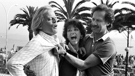 Trio infernale. Klaus Kinski, Claudia Cardinale und Werner Herzog (v.l.) bei der Prästehen ihres Wettbewerbsbeitrags "Fitzcarraldo" bei den Filmfestspielen von Cannes im Mai 1982.