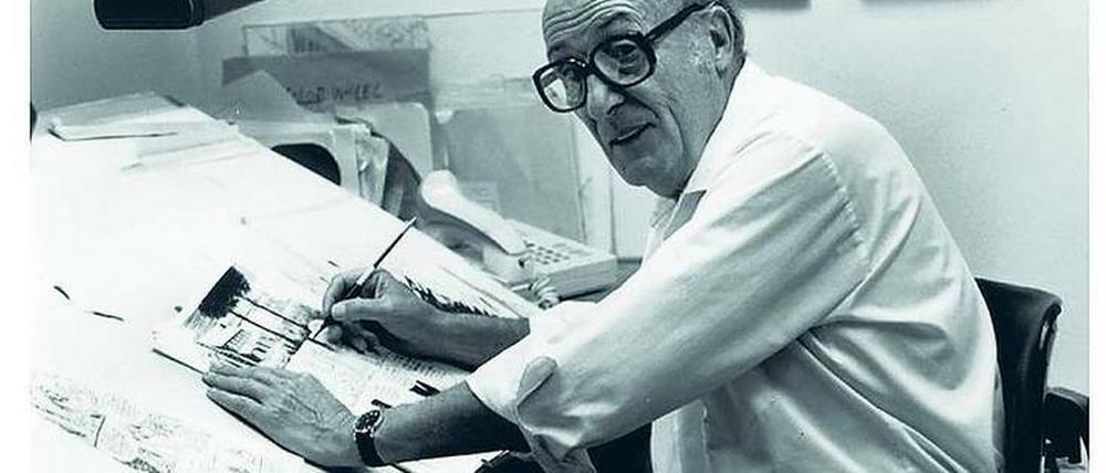 Pionier. Will Eisner (1917-2005) an seinem Zeichentisch.