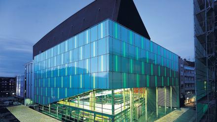 Das 2002 eröffnete Konzerthaus wurde bewusst auf die Schattenseite der Dortmunder Innenstadt gebaut. 