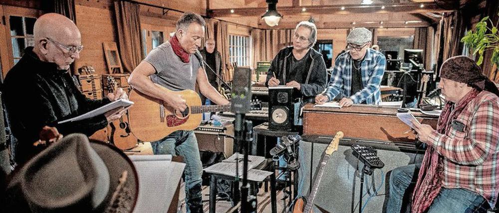 Gut geölte Maschine. Bruce Springsteen und die E Street Band im Studio, wo sie „Letter To You“ an fünf Tagen einspielten.