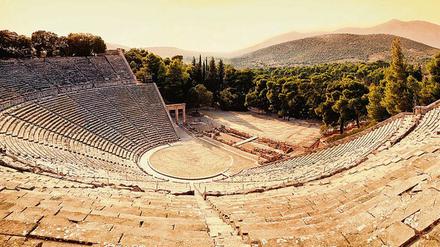 Kultischer Ort in der Antike. Das Theater von Epidauros, erbaut im 4. Jahrhundert v. Christus, wird heute noch bespielt.