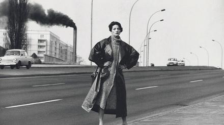 Im Jahr 1984 nahm Sibylle Bergemann dieses Bild in Ost-Berlin auf, es trägt den Titel „Birgit“.