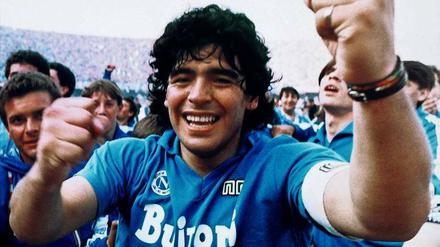 Siegerlächeln. Diego Maradona feierte große Erfolge. Dann kam der Absturz.