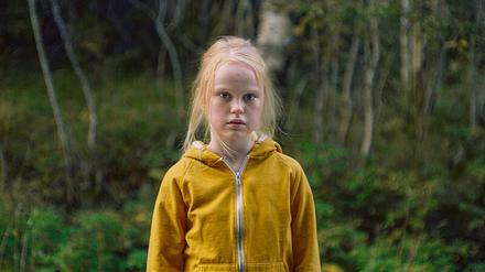 Ida (Rakel Lenora Fløttum) fühlt sich von ihren Eltern vernachlässigt. In ihrer neuen Wohnsiedlung findet sie Gleichgesinnte.
