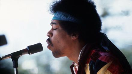 Zwei Wochen vor seinem Tod. Jimi Hendrix am 6. September 1970 beim Love-and-Peace-Festival auf der Insel Fehmarn. 
