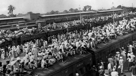 Zur Zeit der Teilung Indiens 1947 erreicht ein Zug mit Geflüchteten Amritsar, die Grenzstadt zwischen Indien und Pakistan.