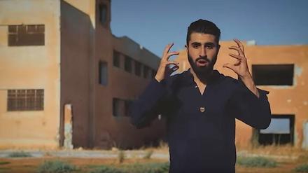 Rap als Widerstand: Amir „Almuarri“ in seinem Video zu „An allen Fronten“.