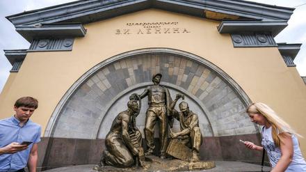Ein Denkmal zur Erinnerung an die Stalin-Ära an der Metro-Station Electrozavodskaya in Moskau. 