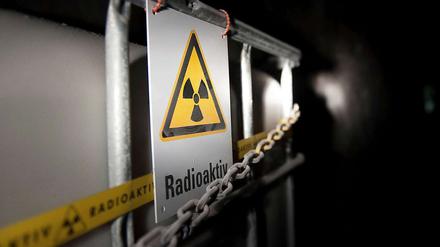 Heimlich radioaktiv. Der deutschen Regierung sei bewusst, das Israel deutsche U-Boote atomar aufrüstet, schreibt der "Spiegel".