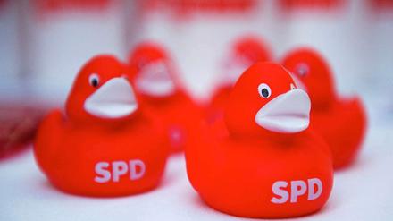 Die SPD-Troika hatte auf dem Parteikonvent alle ihre Entchen beisammen. Die Basis stützt den Kurs der Spitze in den Verhandlungen mit der Koalition über den Fiskalpakt.