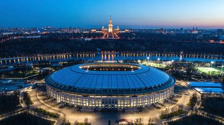 Blick am Abend über das Stadion Luschniki in Moskau.