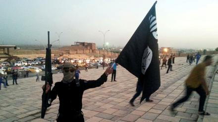 Lange Zeit haben sich die Kämpfer des IS unbesiegbar gefühlt. Hier ein Foto nach der Eroberung Mossuls aus dem Jahr 2015. 