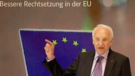 Bürokratieabbau? Bitte dort entlang. Edmund Stoiber, Vorsitzender der High Level Group zum Bürokratieabbau, übergibt am 14. Oktober seinen Abschlussbericht in Brüssel