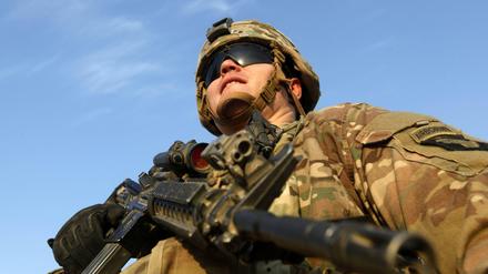 En US-Soldat im Stützpunkt Qayyara, südlich von Mosul.