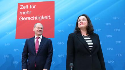 Die designierte SPD-Parteivorsitzende Andrea Nahles und der mögliche kommende Bundesfinanzminister Olaf Scholz drängen nach dem Absturz von Martin Schulz in der SPD nach vorne. 