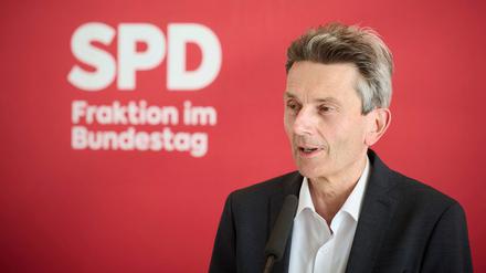SPD-Bundestagsfraktions-Chef Rolf Mützenich bei einer Pressekonferenz im Bundestag am 05.09.2022.
