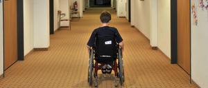 Allein gelassen. Vielen Kindern mit Behinderung fehlt in der Coronakrise die Förderung.. 