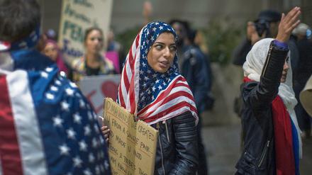 Die Demonstrationen gegen Trumps Einreisepolitik gehen weiter.