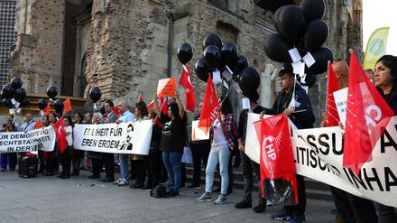 Demonstration für Demokratie und Menschenrechte in der Türkei vor der Gedächtniskirche.